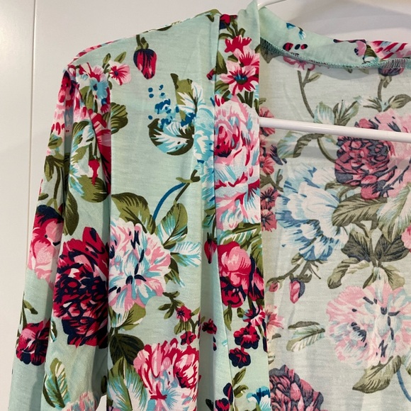 3 PIECE labor/maternity gown, swaddle blanket, and bow - Picture 6 of 13